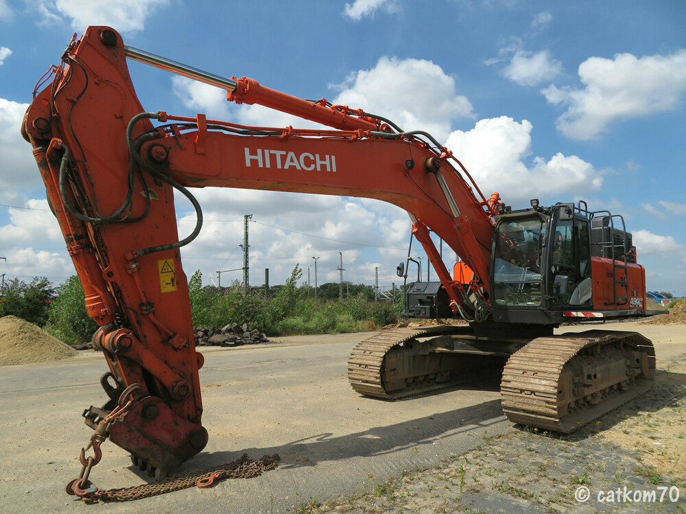 Hitachi2.thumb.jpg.66104793104b2b7655f27c5c222e8dae.jpg