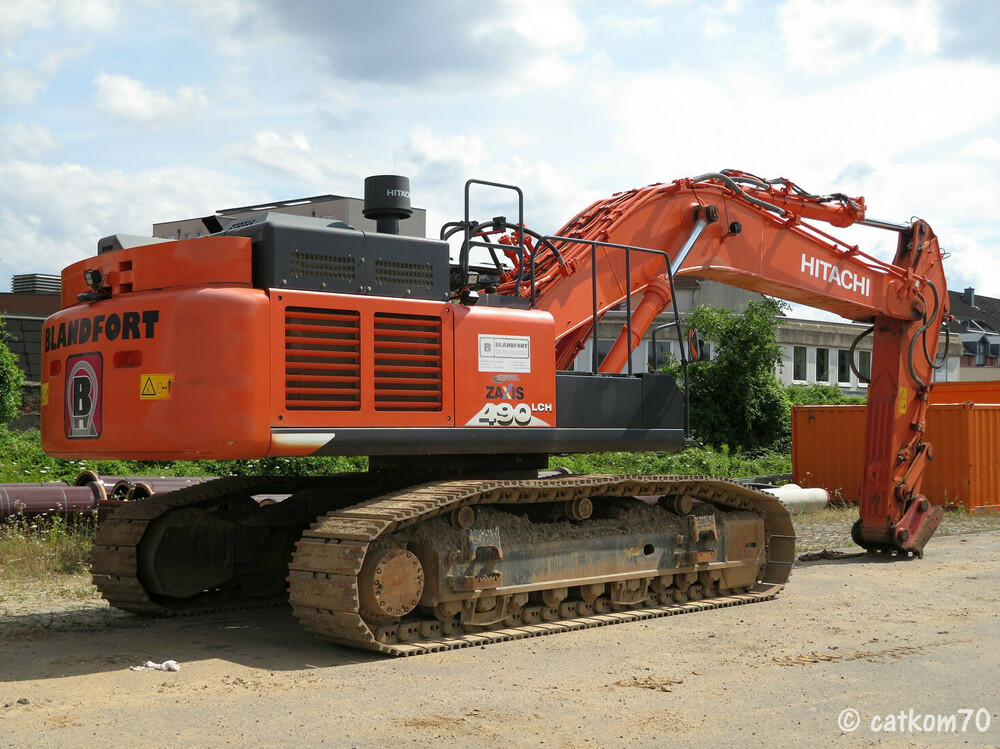 Hitachi3.thumb.jpg.66bddab8c838ee115b02794b92ee2276.jpg