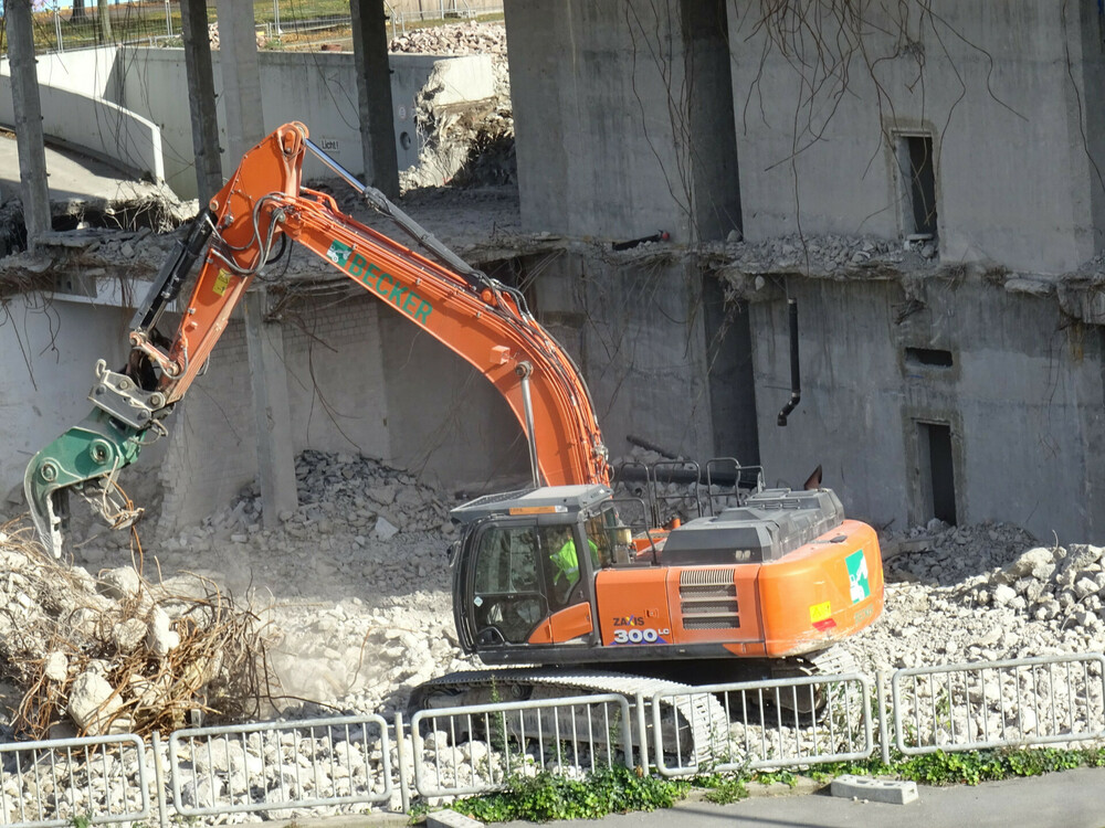 zaxis 300 lc.jpg