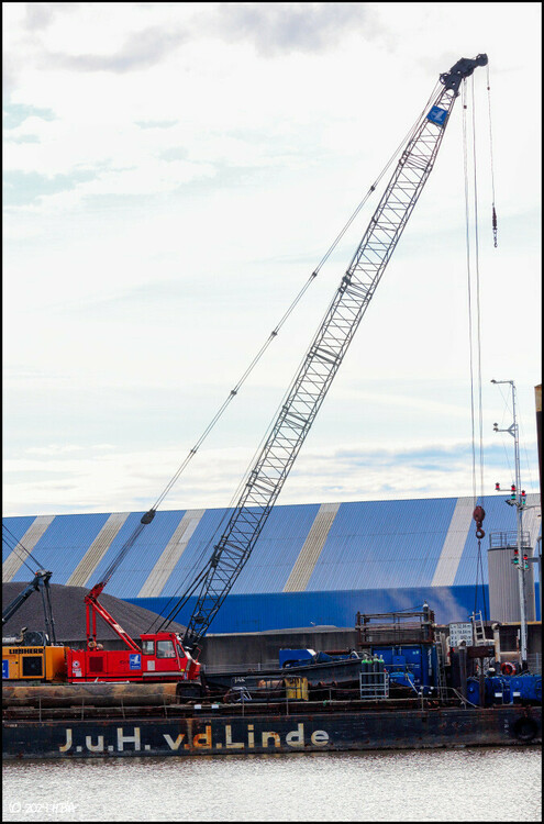 Hitachi_KH180_Ponton_Van_der_Linde1.thumb.jpg.235714dd23442fa1533cb0484489208e.jpg