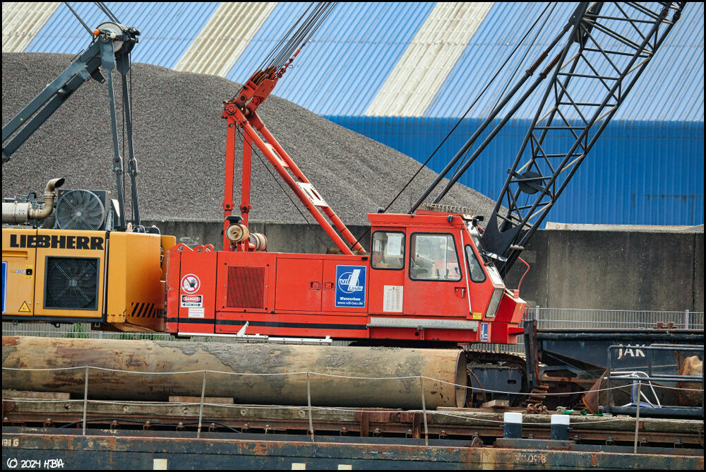 Hitachi_KH180_Ponton_Van_der_Linde2.thumb.jpg.2d73c4ec77f9340eda2bd1b6ad55297f.jpg