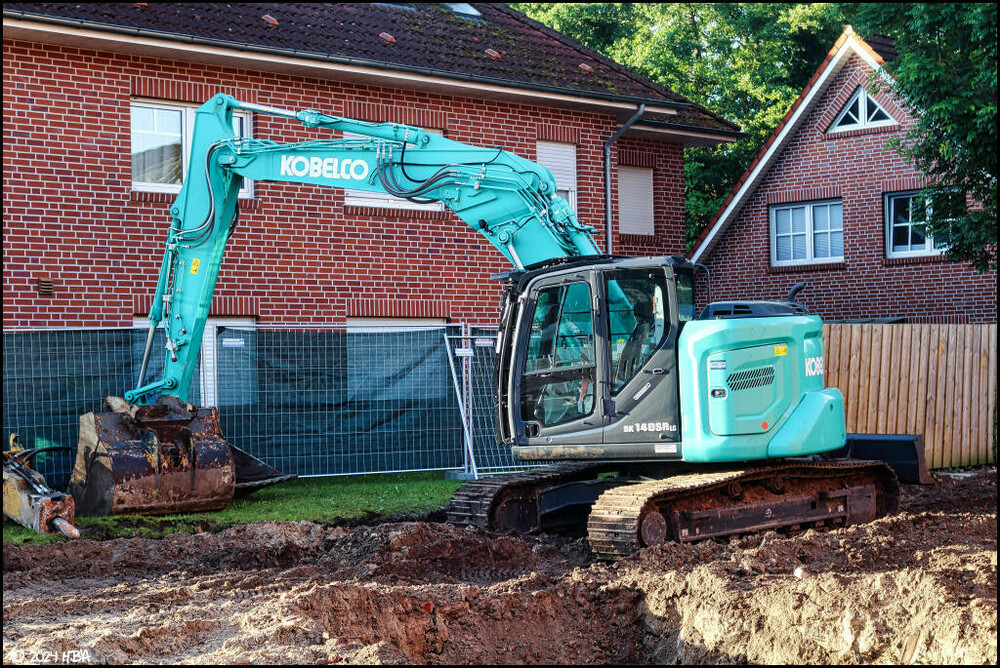Kobelco_SK140SR_LC.thumb.jpg.0f16abd17afb598161dbeb4eae8f051a.jpg