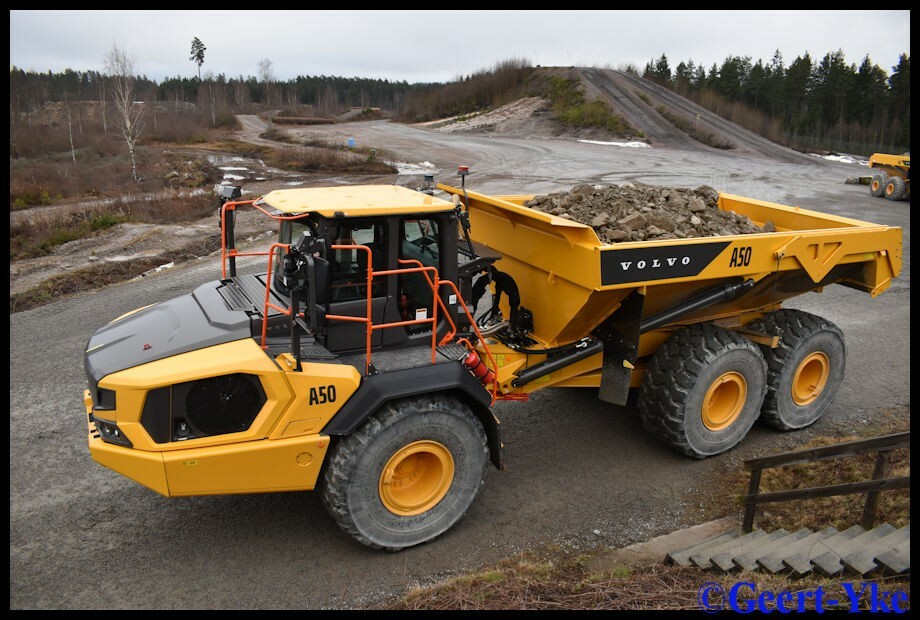 volvoa50gelededumper.jpg.67542e47bdee7fd0f560de1701a6da87.jpg