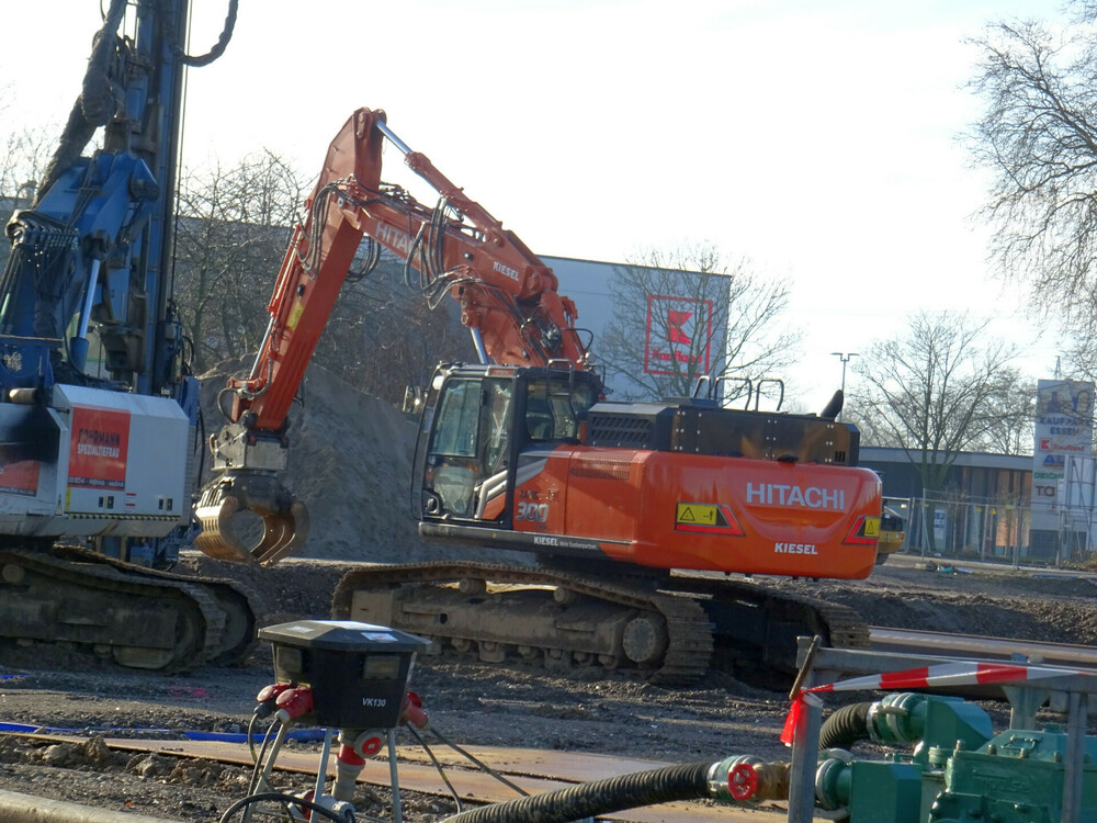 zaxis 330-7.jpg