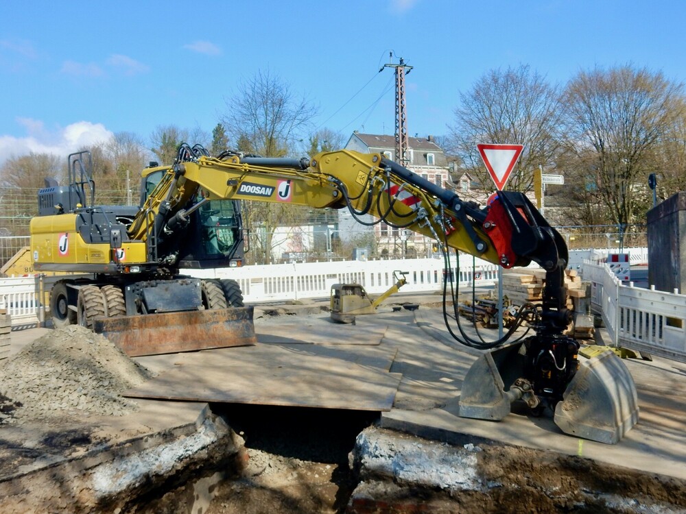 Doosan15032025002.thumb.jpg.987b6c9e9692e5c0f03574eb192cb7d3.jpg