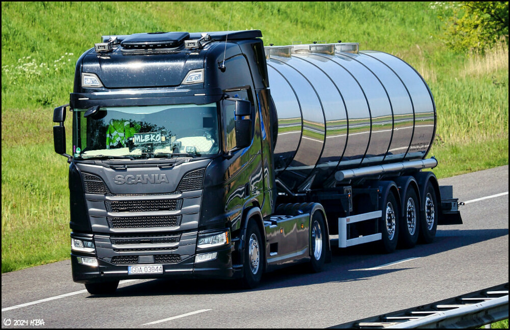 Scania_Tanker_Polen_A7.thumb.jpg.c030233940eaaf88da50580cc61f6d23.jpg