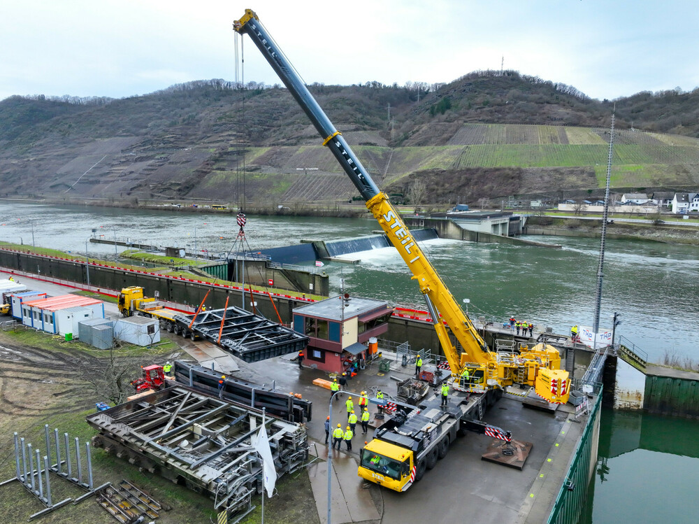 liebherr-ltm1650-9.1-steil-mueden-01-300dpi.jpg