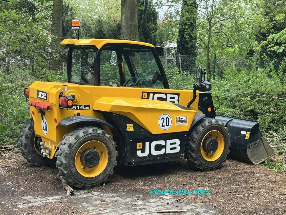 JCB 514.40.JPG