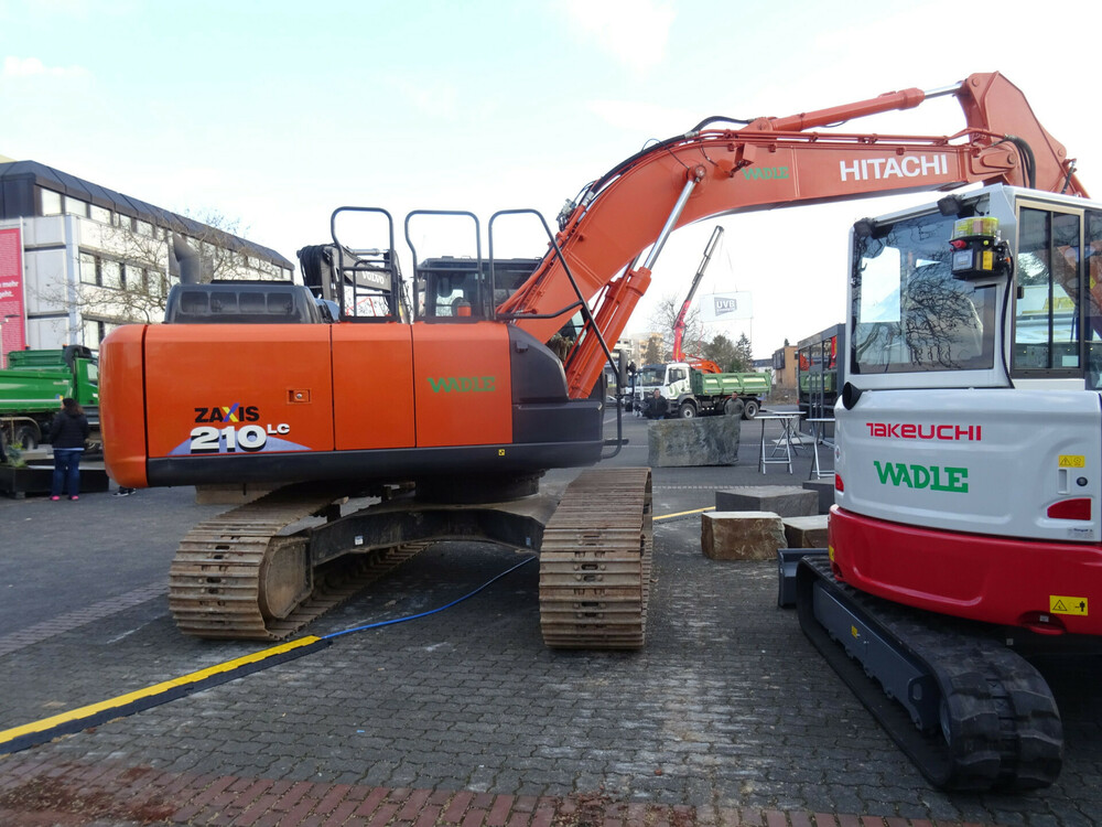 zaxis 210.jpg