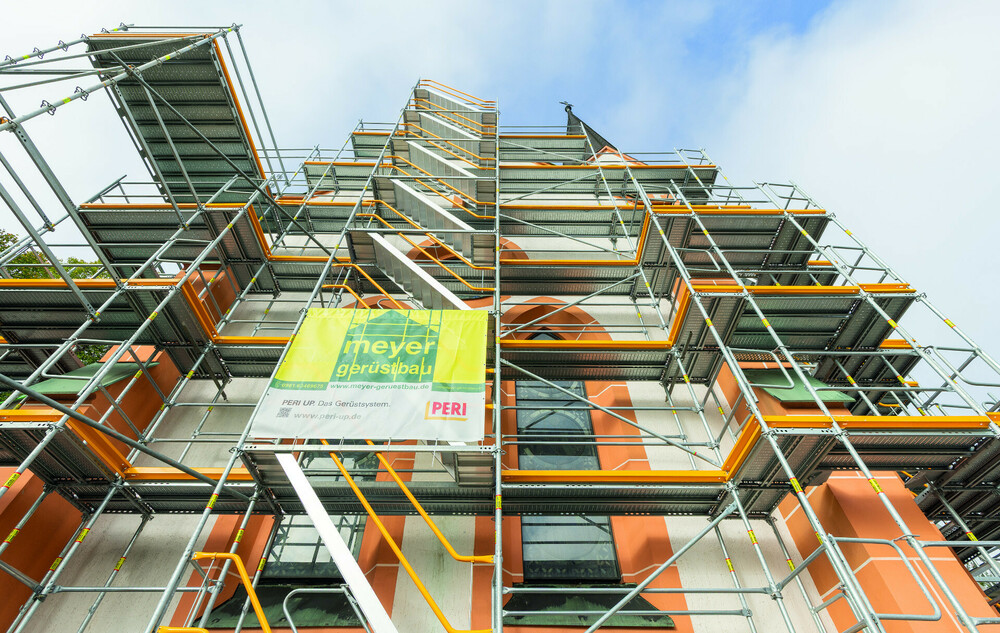 07_BdM_PERI-mit-sicherheit-flexibel-geruestet-300cmyk.jpg
