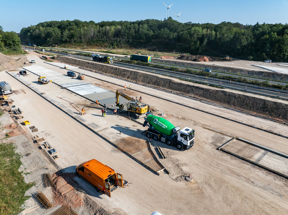Heidelberg Materials-R-Beton Fahrbahndecke-A62-Potzberg-Bild 02.jpg