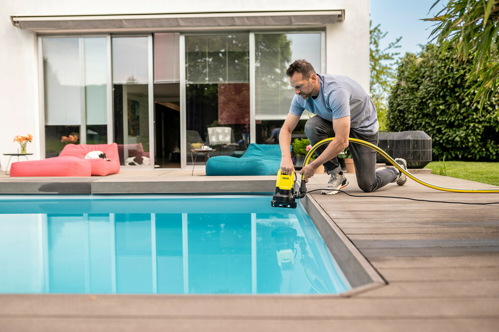Kaercher_Cleaning-tip_Pool_cleaning_application_1.jpg