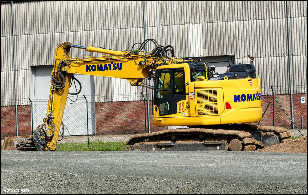 Komatsu_PC228USLC-11_VA_Hafen.thumb.jpg.b385cb694b90071b8276475feaf16385.jpg