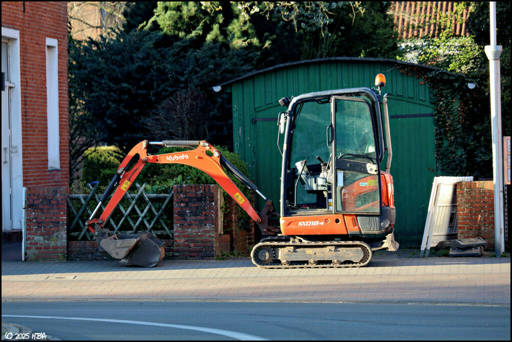 Kubota_KX018-4_HK.thumb.jpg.c7226ea30837849b2952bfd6d888f292.jpg