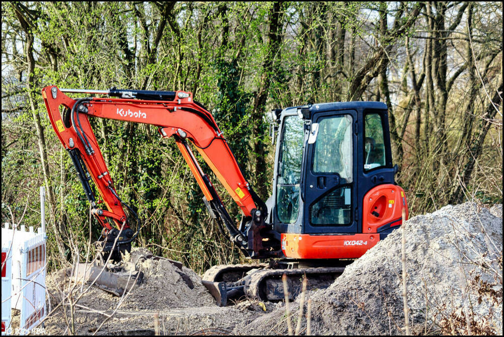 Kubota_KX042-4_Bahnhof.thumb.jpg.fa2a5d1547958cc8bfbff62c316d9feb.jpg