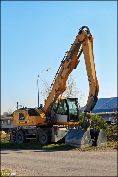 Liebherr_LH24_IHS.thumb.jpg.7e34d244f6cee7a429508e37f122739b.jpg