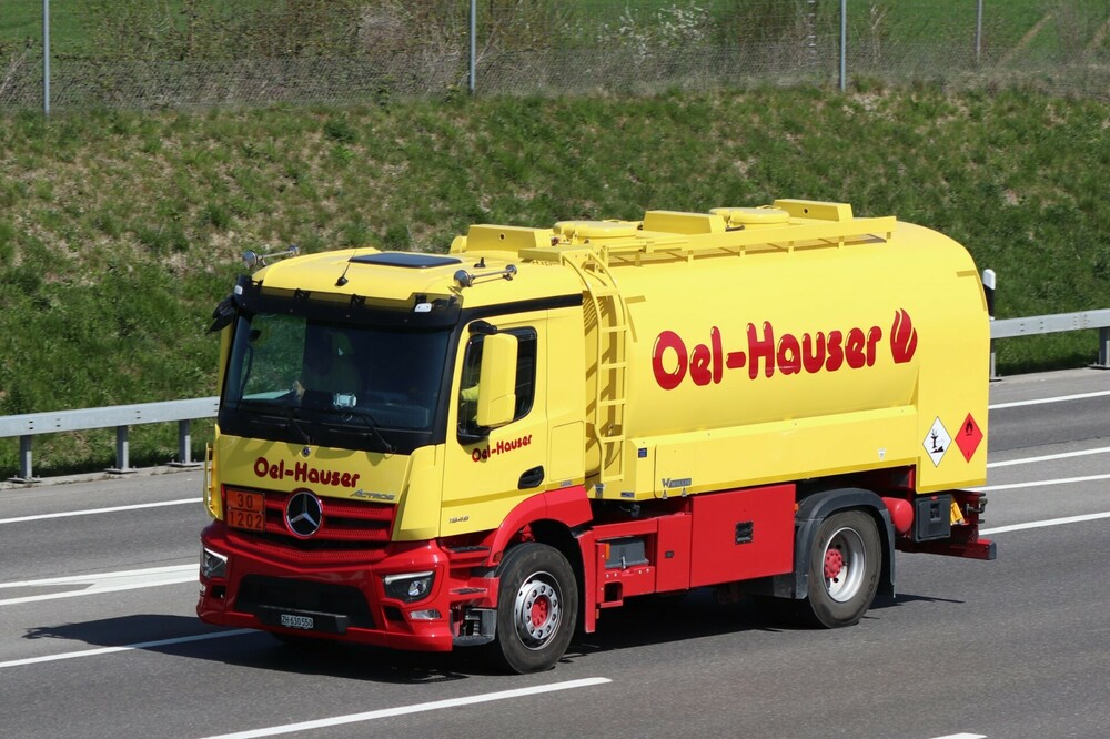 MBActrosMP5M18464x2Tankwagen(2025).thumb.JPG.edc13871b622a3c3ae2b7db81bda02ed.JPG