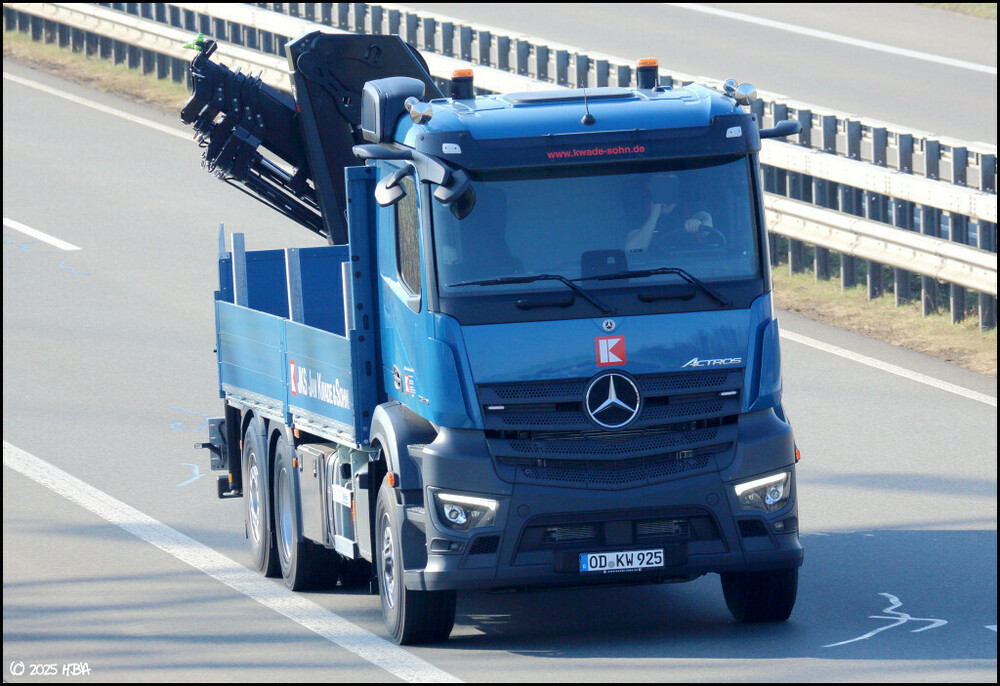 Mercedes_ActrosPritscheHiab_Kwade.thumb.jpg.e8b16d70deb76792b0b287e599080ca4.jpg