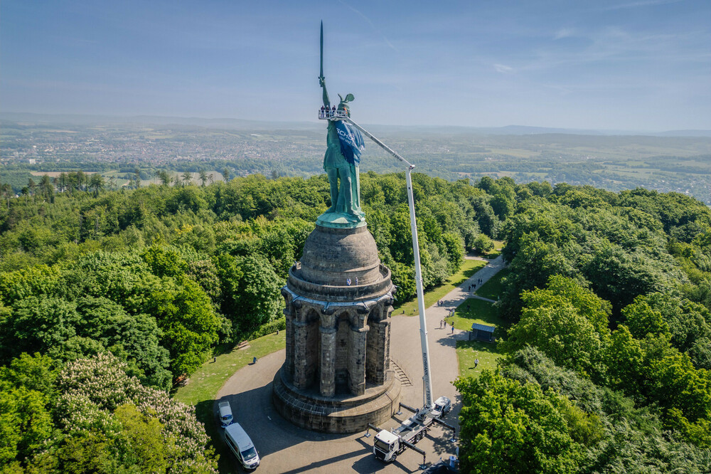 RUTHMANN_STEIGER_T_570_HF_Hermannsdenkmal_DJI_0335_Stefan_Brueckner_OM_0.jpg