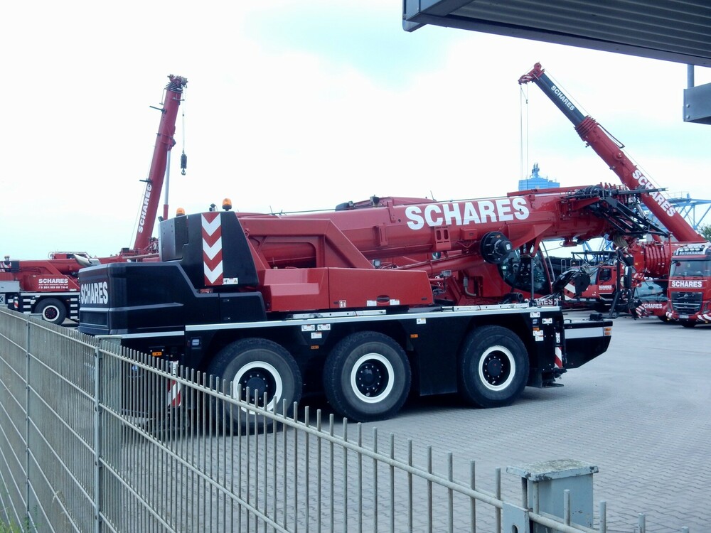 Schares300525011.thumb.jpg.b8a7358b99268d0e9b127c0b347e53c2.jpg