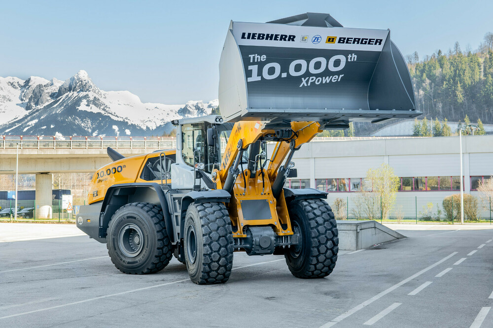 liebherr-10000-xpower-anniversary_300dpi.jpg