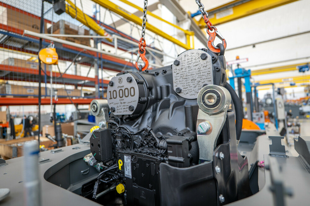 liebherr-10000-xpower-transmission-zf_300dpi.jpg