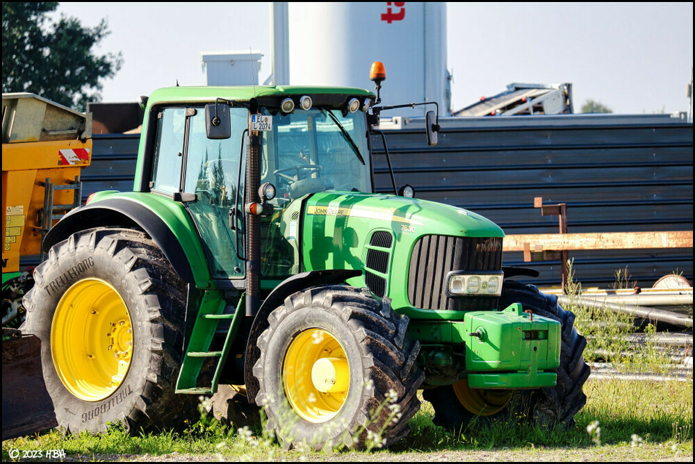 John_Deere7530.thumb.jpg.3ce9421a043c4572b016bfd726269378.jpg
