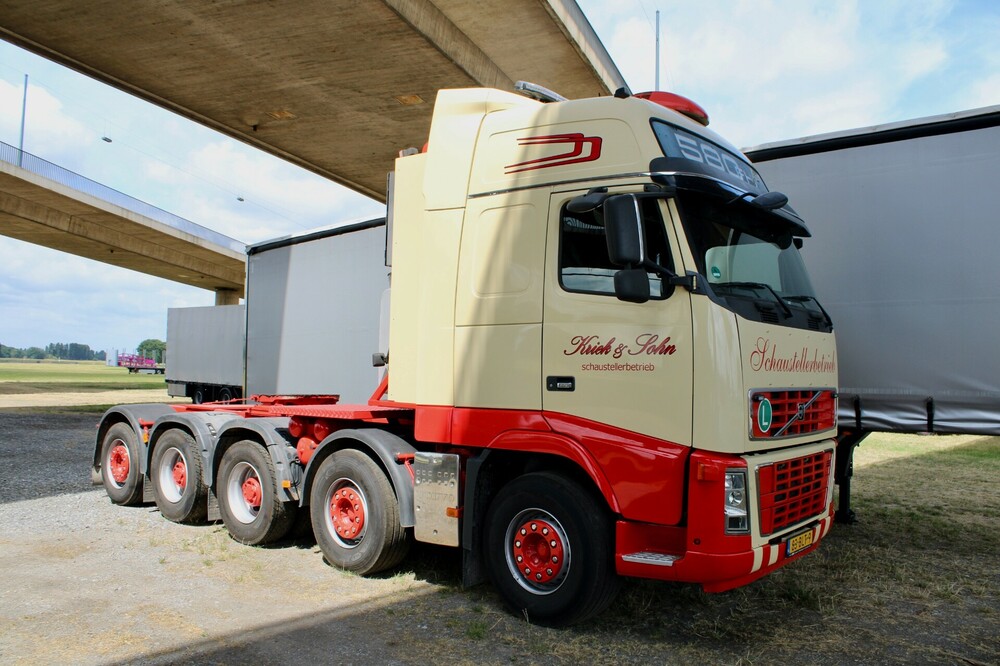 RheinkirmesVolvo2025003.thumb.jpg.9ff3ad028d31b95a8eaa247773608aea.jpg