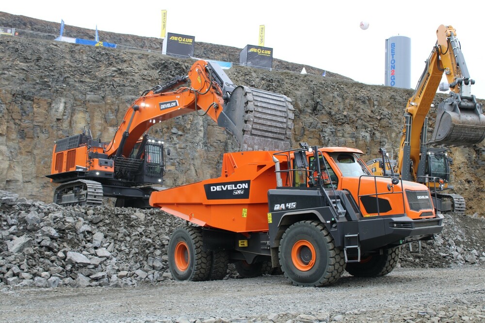 SteinExpo20242025010.thumb.jpg.574addbf22d3b6fd37b9cb8ae5f2ba4f.jpg