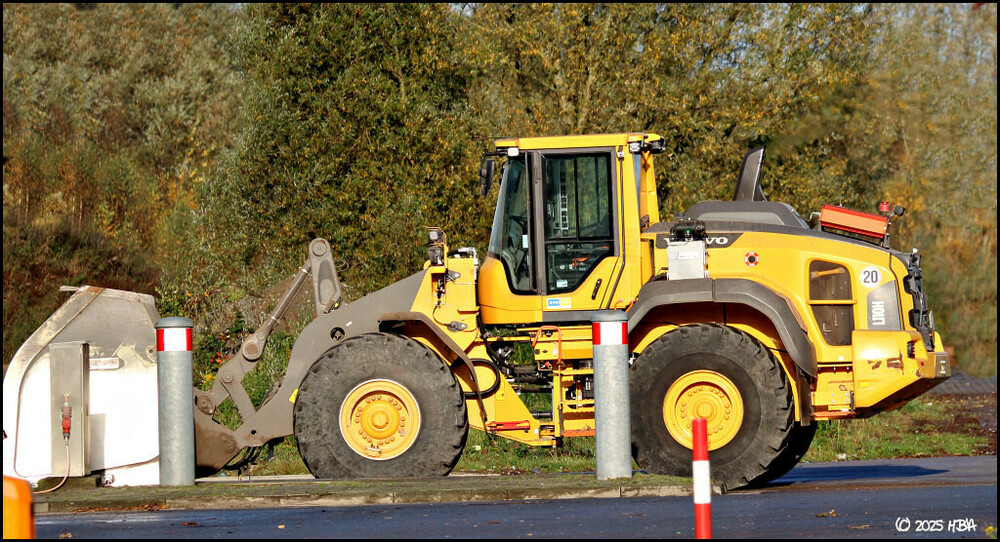 Volvo_L110H_Kraftwerk.thumb.jpg.b8ae41f931930f56d7abdae5bf172885.jpg
