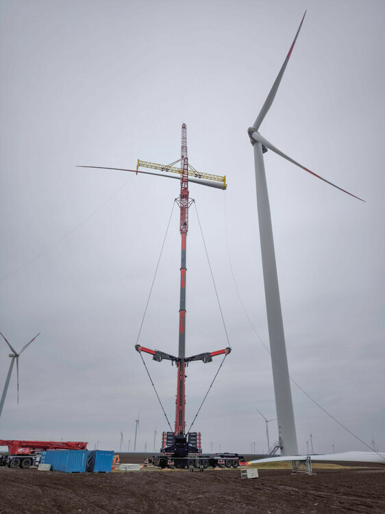 liebherr-ltm1650-8.1-rt-trans-wind2-300.dpi.jpg