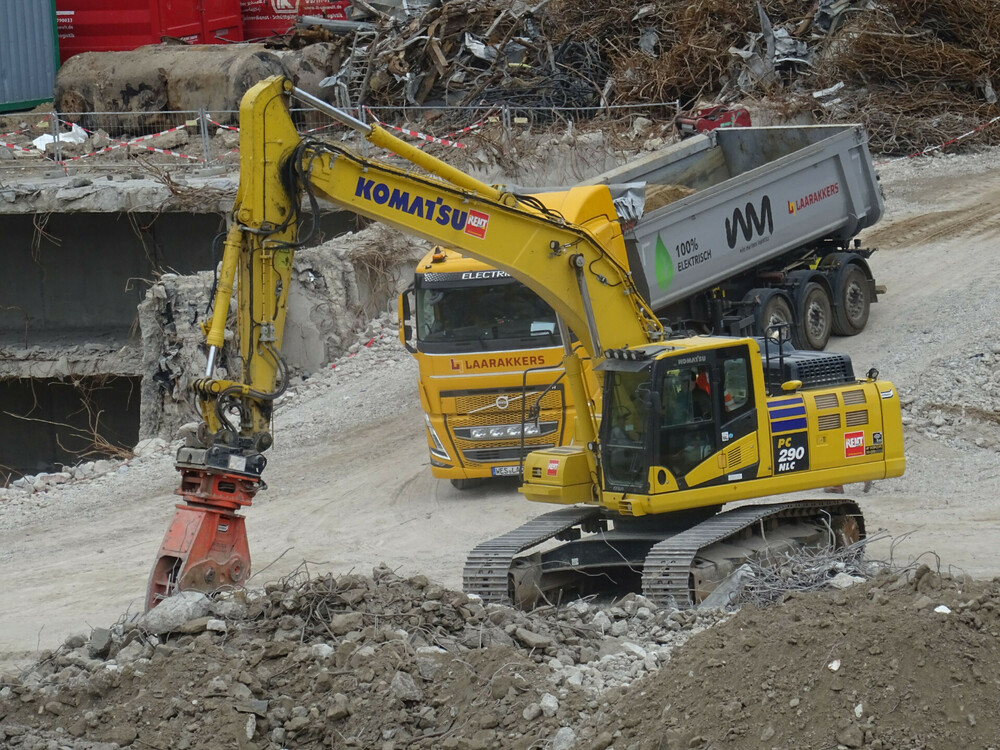 pc 290-11.jpg