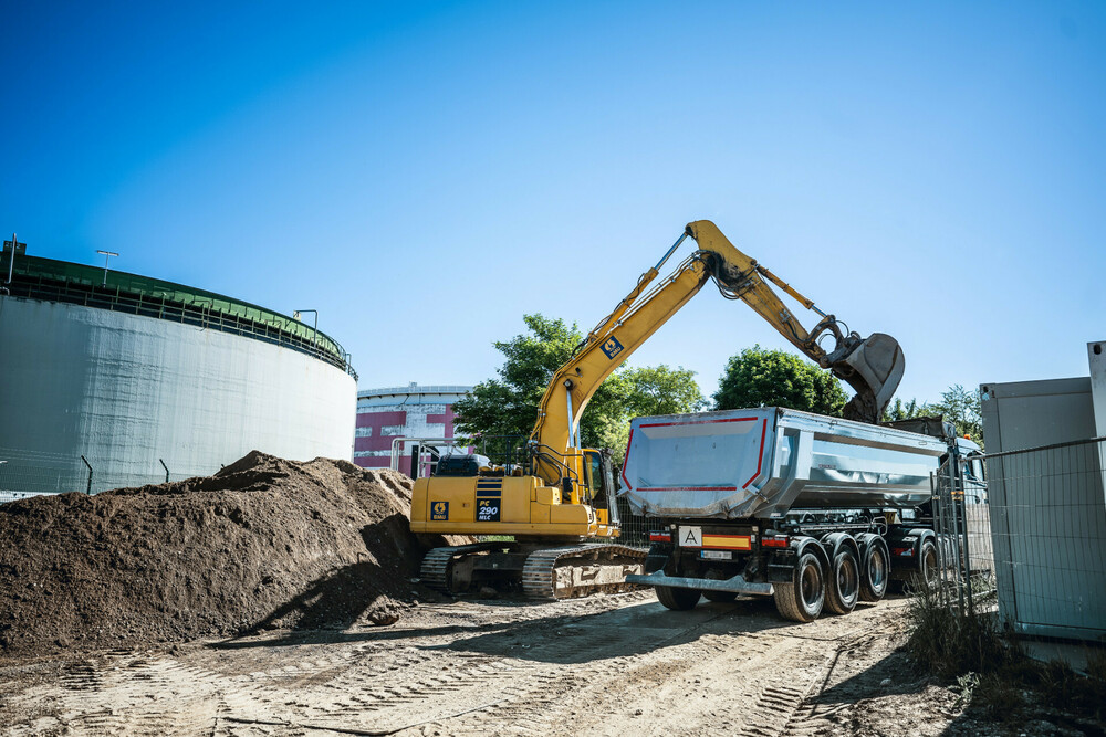 pressebild-press-image-altlastensanierung-brownfield-remediation-duisburg-bauer-resources-rgb (2).jpg