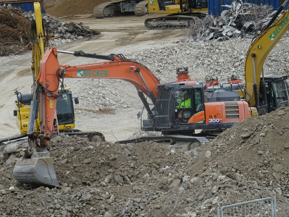 zaxis 300.jpg