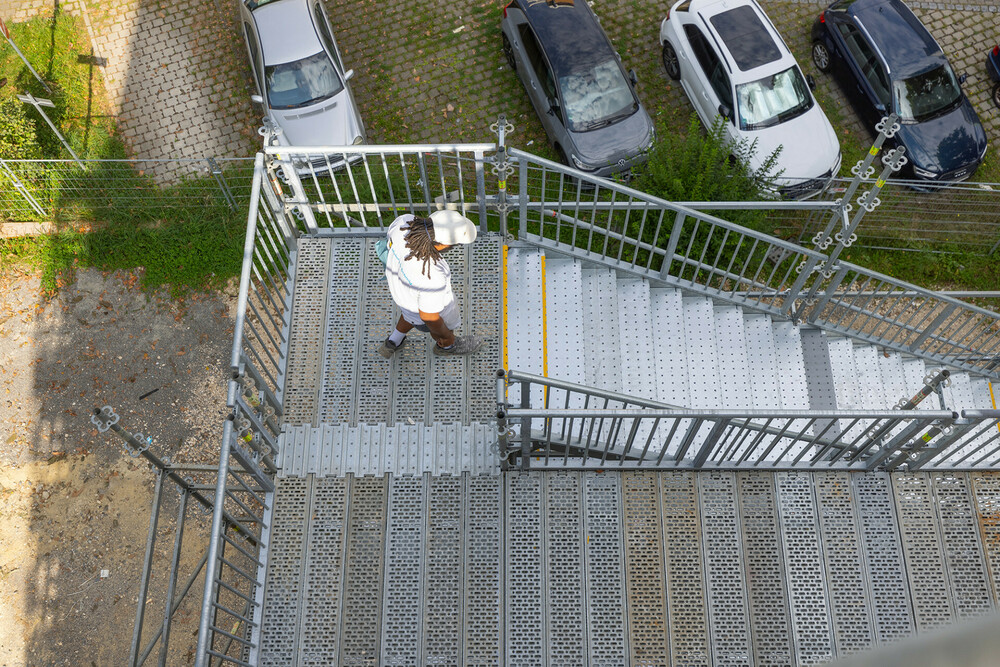 03_PERI_UP_Treppe_Public_RGB_web.jpg