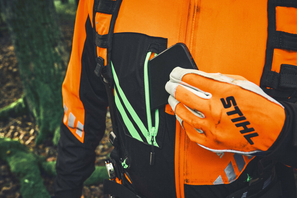 135970_STIHL_DYNAMIC_DuroTEC_Jacke_Anwendung_EU - usable RoW.jpg