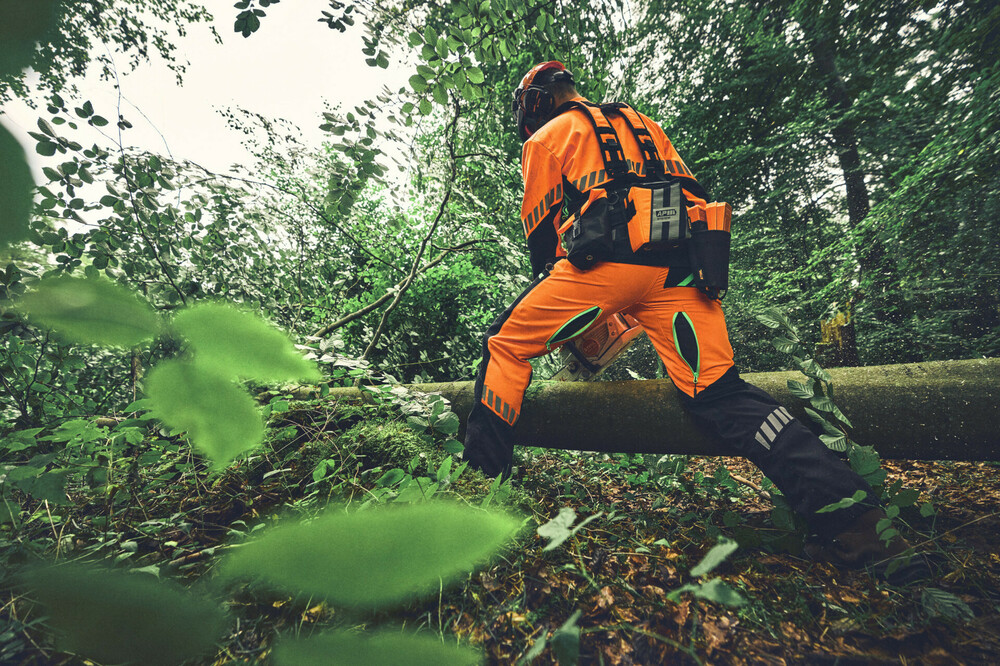 135978_STIHL_DYNAMIC_DuroTEC_Bundhose_Anwendung_EU - usable RoW.jpg