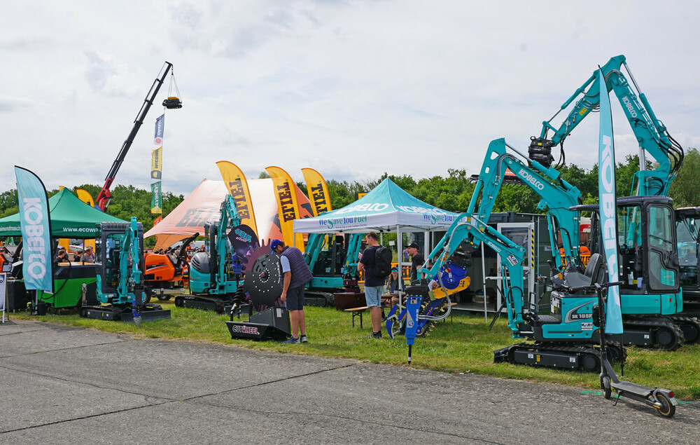 Kobelco_KARI_DEMOPARK 1.jpg