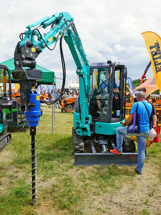 Kobelco_KARI_DEMOPARK 2.jpg