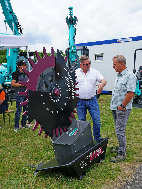 Kobelco_KARI_DEMOPARK 3.jpg