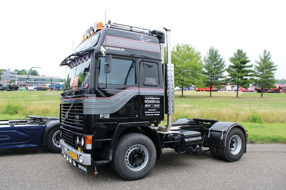 TruckAid2025GinafVolvoOldies001.thumb.jpg.c4384282e4ec4bcbfc29b02f732a74e2.jpg