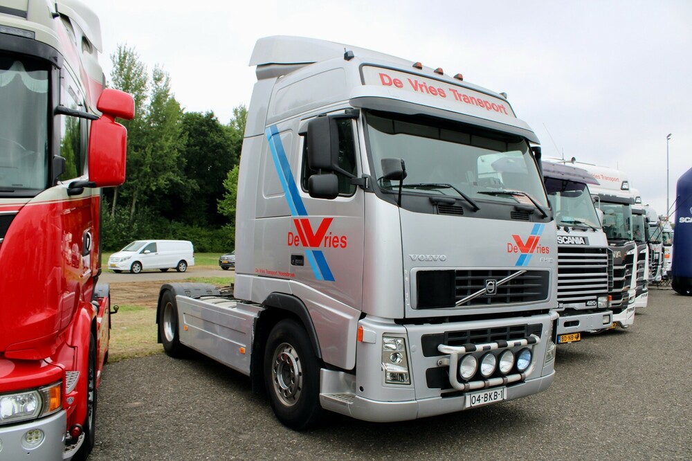 TruckAid2025GinafVolvoOldies003.thumb.jpg.011005bc7b388a606d4d48b8bf055a21.jpg