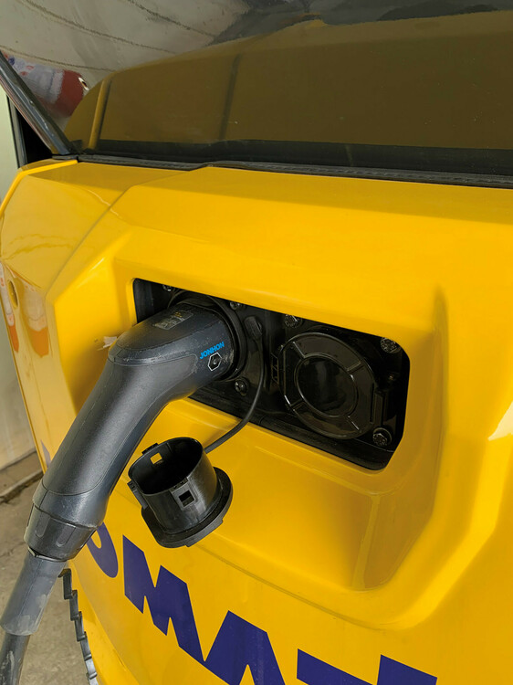 PC20E-6_plug-1.jpg