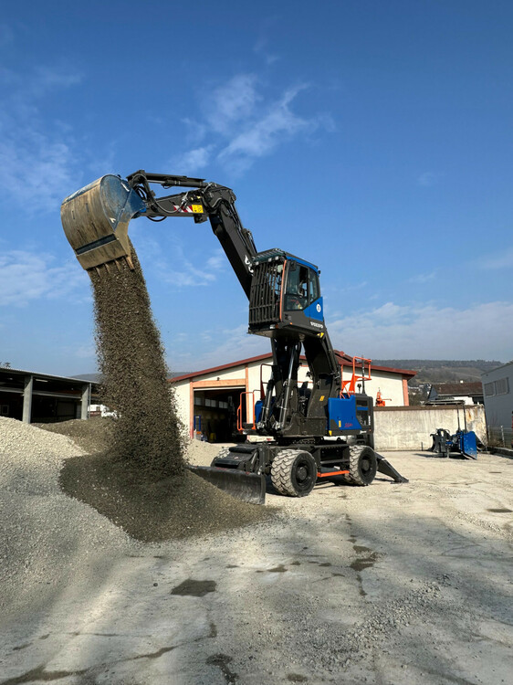 Pionier in der Ausbildung mit EW220 Sonderbau.jpeg