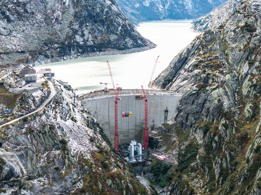 Fertige Staumauer_ready dam_Quelle_source_grimselfoto.ch.jpg