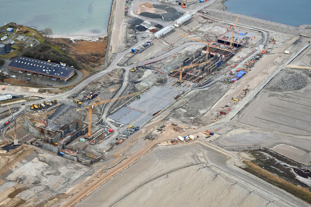 liebherr-puttgarden-fehmarn-tunnel-02_300dpi.jpg