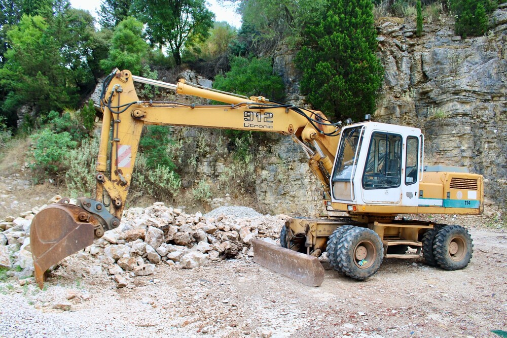 Liebherr912Corfu2025001.thumb.jpg.21c86339a3404b9963ecd1492bc1ef3d.jpg