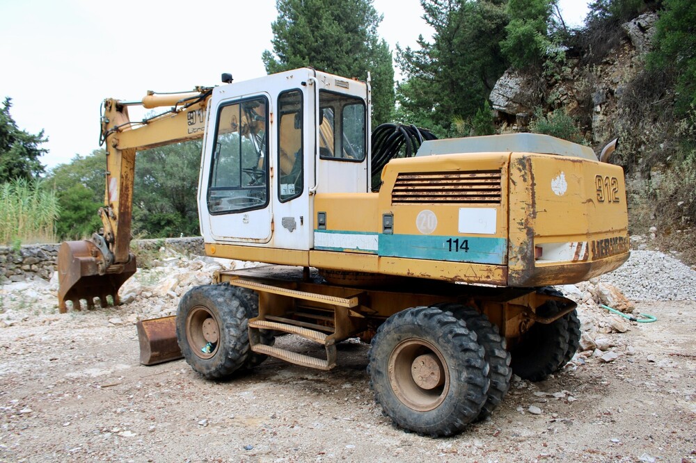 Liebherr912Corfu2025002.thumb.jpg.260a63849cff7cfedb29a434a25e1082.jpg