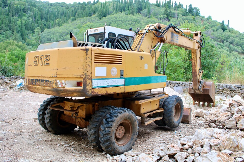 Liebherr912Corfu2025003.thumb.jpg.ab9d51c7d6c379a8323f2523c5819e28.jpg