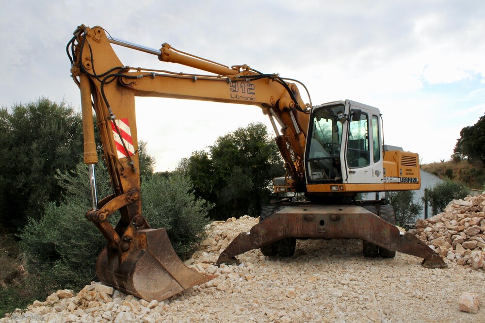 Liebherr912Corfu2025004.thumb.jpg.e60270dd261b4e809435e8aaeb0890b3.jpg